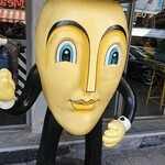 MangoTango - 外の看板