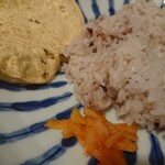 月と亀 - ☆十穀ごはん、◎パパド、◎アチャール