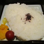 Pura ttu tsu - 松花堂弁当・魚天ぷら付き 1,800円（税別）の ごはん（お替りできます）。　　　　　　2020.02.01