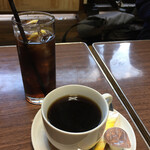 サンバーガー - ホットコーヒーとコーラ