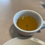 昭和食堂館 - ビーフシチューにはカップのコンソメスープがセットになってます。