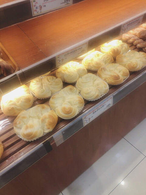 パン工場 マックスバリュ沼ノ端店 - 沼ノ端（パン）の写真