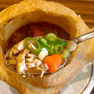 【季節限定の味を♪】パイ包みスープカレー