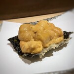 にい留 - 海苔はパリッと揚げられ、雲丹の量がスゴイ。勿論美味しい。