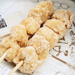 だんご庄  - 買ってすぐのだんご。