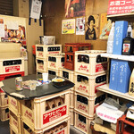 堀内酒店 - ミニマムな店内の一角