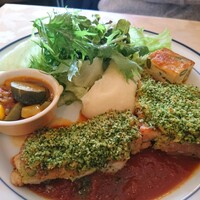 ダン ル シエル - メイン・鶏