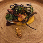 エル・バウ・デコラシオン - ちょっと残念だった舌平目。完璧の火入れ！黄色にんじんのソースがややも単調に(T . T)