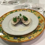 シェ カワセ - ハマグリの白ワイン蒸し　春野菜添え