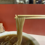 陽龍 - 麺は中太ストレート