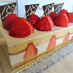 シャトレーゼ - 料理写真:苺食べ比べバトン