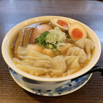 らぁ麺 紫陽花 - ・煮干らぁ麺 900円
      ・特製トッピング 250円
      ・わんたん大粒3個 200円
      
