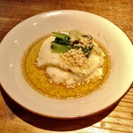 酒井商会 - 呉豆腐 ター菜をのせて