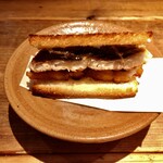 酒井商会 - 焼き穴子サンド