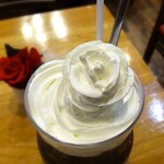 珈琲の店　Paris COFFEE - 生クリームの薔薇。