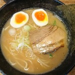 麺屋 黒琥 〜KUROKO〜 - とんこつ醤油ラーメン ＋ 味玉サービス  ¥650