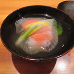 おとなり栩栩膳 - 椀物　薄張りの氷をイメージして