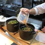 天風楽・ブランド松葉蟹 松屋町 青天 - 炊込み土鍋ご飯に具混ぜ混ぜ！