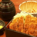 まかない包丁 - 【ランチ】ロースカツ重　880円