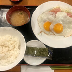 パラタン - ベーコンエッグ定食