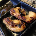 焼にく 和牛食堂 - 取り放題の鶏肉！炭火焼の香ばしさとプリッとして鳥さんのうまみー！これだけでもお肉いいなっ༼ º﹃º ༽