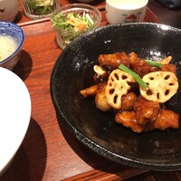 中華旬彩 森本 - 黒酢酢豚のランチです。税込1,100円。