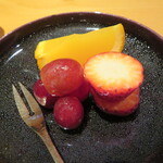 祇園たけうち - オレンジのゼリーと苺・葡萄