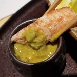 馳走 啐啄一十  - (04)毛蟹(北海道オホーツク海産)
      冬の親の毛蟹らしい強めの旨みが美味しく、また蟹味噌を少し付けて食べるとコクが加わりますね。