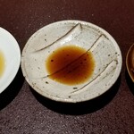 馳走 啐啄一十  - 薬味、オリジナル調合の醤油・29年間継ぎ足しのポン酢・
      真妻山葵(静岡県伊豆天城産)・塩(地中海キプロス産)