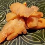 馳走 啐啄一十  - (18)赤貝(宮城県閖上産)
      産卵期は夏、旬は秋～春
      やはり閖上産は素晴らしい！
      コリッ感を少し残した仕上がり。
      臭みが出易い赤貝ですが臭み無く、潮の香りがほんのり、濃い旨みを楽しみます。