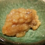 馳走 啐啄一十  - (24)あけがらし【米麹&醤油等に辛子を合わせたもの】
      初めて頂きましたが山形県のご飯のお供。
      和がらしによるふくよかな辛さ、米麹が熟成した芳醇な甘み、麻の実のカリッとした食感が良いですね。