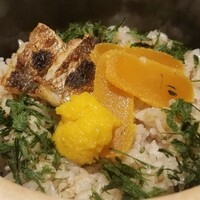 馳走 啐啄一十  - (23)炭火焼き赤鯥、自家製唐墨、生唐墨のご飯
                    個人的には晩秋の山形県庄内産を炭火焼きしたものが、赤鯥では最上だと思っているので、美味しさに感涙です！
                    ( ノД`)…