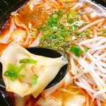 Chuukaizakayayoshishou - 当店一番流行る麻辣ワンタン麺