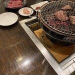 炭火焼肉 ホルモン旭 - 