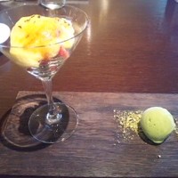 Wattle Tokyo - いちごのサヴァラン　バジルのアイスクリーム