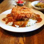さふらん - ハンバーグフライカレーセット(950円)