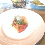 La Brianza - 本マグロ中トロのカルパッチョ。本マグロ赤身のカルパッチョもおいしいと思っていたけれど、中トロはやはり一味違うわ～おいしい☆