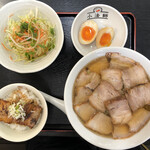 Aidukitakata ramen bannaiko boshi - 坂内満足定食1,380円…焼豚ラーメン、餃子5ケ、サラダ、選べるミニ丼、選べるトッピングのセットです♪
