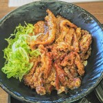 カルビ丼とスン豆腐専門店 韓丼 - カルビ丼！カルビが香ばしくて柔らかく甘い味付けとニンニクの香りでご飯が進む！ミニとは言え結構な量があります！