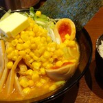 Hoshimiya - 赤味噌らーめん＋コーンバターねぎ味玉追加と無料小ライス