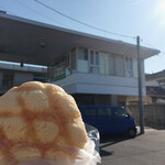 Zeitakudou - メロンパンが贅沢品
                      学校の帰り道みたいな光景だ