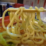 マルイ製肉店 - レインボー麺