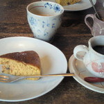 茜茶屋 - きまぐれケーキ（今日は人参ケーキでした。）とコーヒー　￥７００