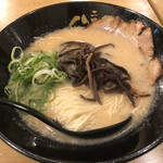 らーめん二男坊 - 豚骨ラーメン670円