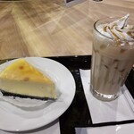 EXCELSIOR CAFFE - NYチーズケーキ　メープルロイヤルミルクティー