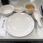 金品茶樓 - テーブル席へ