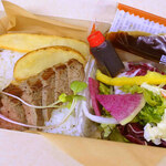 ビフテキ重・肉飯 ロマン亭 - とってもおしゃれなビフテキ重でしょう。
      
      ちびつぬ「女子はこういうのが好きなのよね～」
      
      (注:ちびつぬは男の子です)