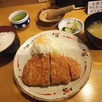 Tonkatsu Kogane - ランチ とんかつ定食 (税込み 850円) 