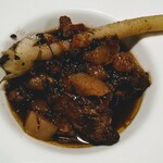 （h）etta - 豚ほほ肉の生胡椒煮こみ