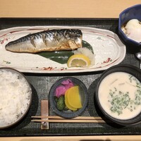 襷 - ・塩さば焼き定食 1,100円(税込)